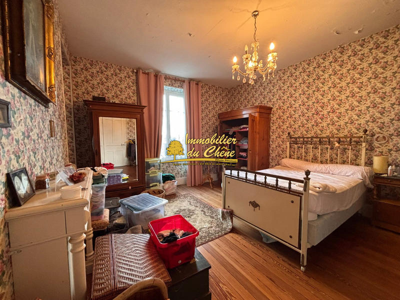 Maison - 255 m² - 10 pièces