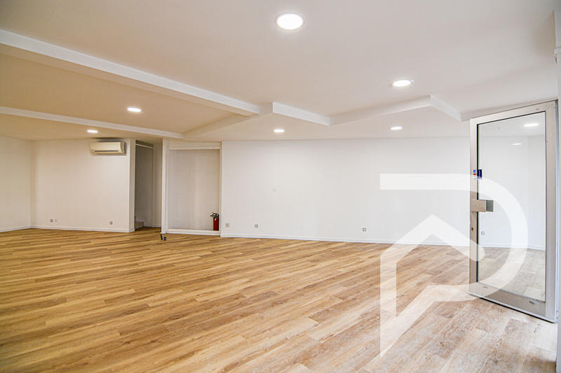 Local commercial - 81 m² - 2 pièces