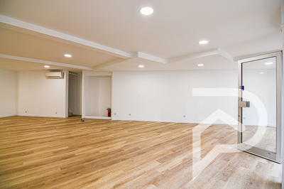 Local commercial - 81 m² - 2 pièces