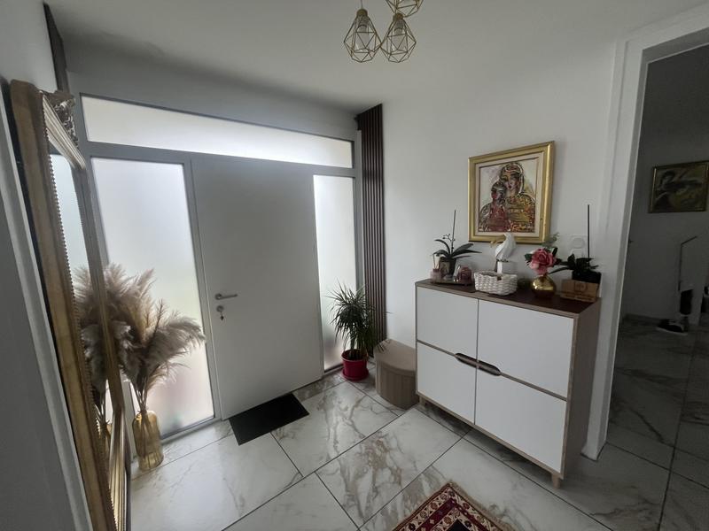 Villa - 250 m² - 5 pièces