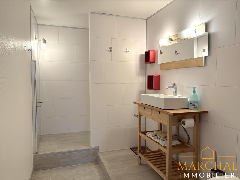 Maison - 249 m² - 7 pièces