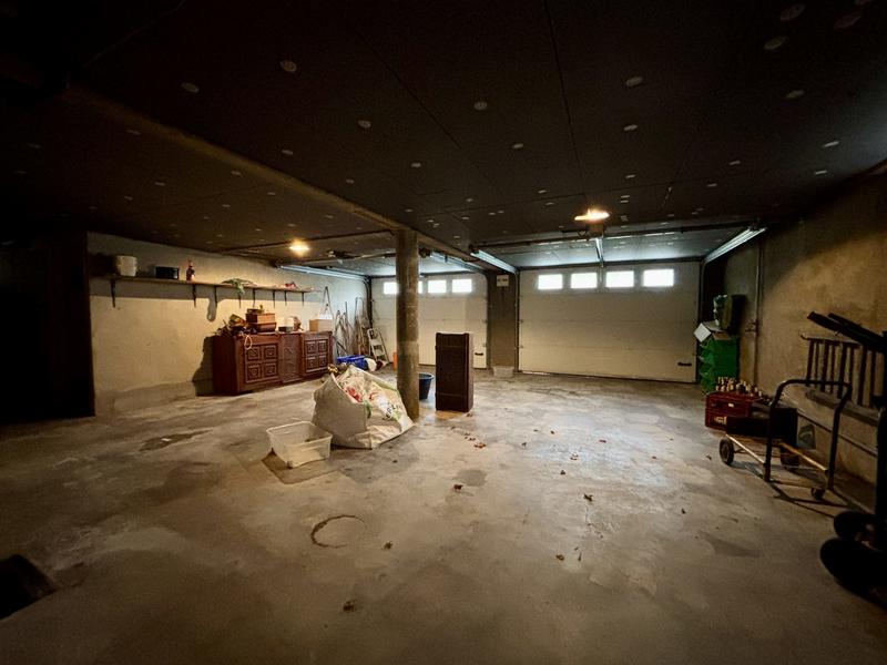 Maison traditionnelle - 181 m² - 7 pièces