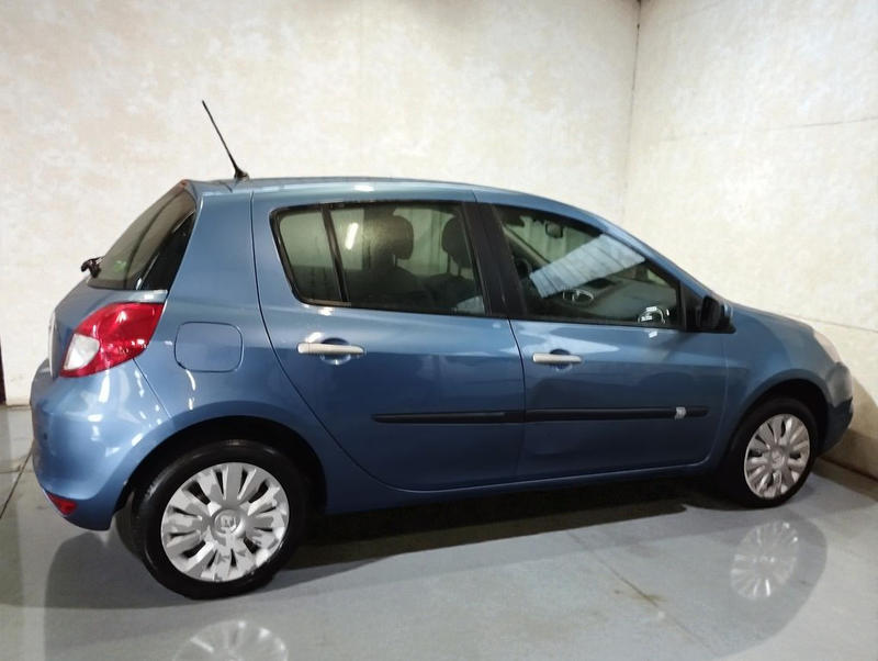Renault Clio III 1.2 16v 75 Expression 5p