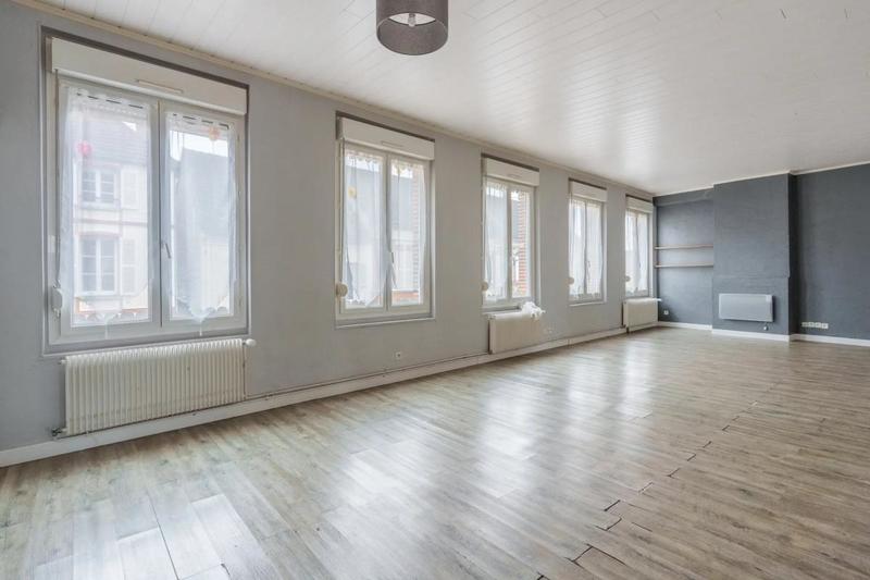 Maison - 210 m² - 7 pièces