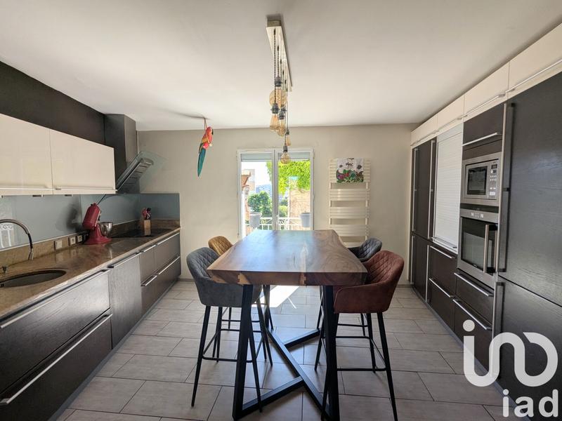 Maison - 181 m² - 5 pièces