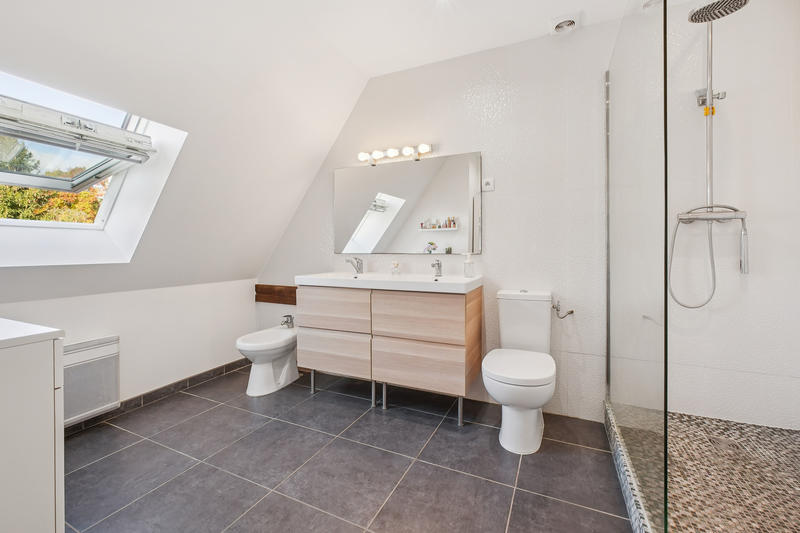 Maison - 215 m² - 7 pièces