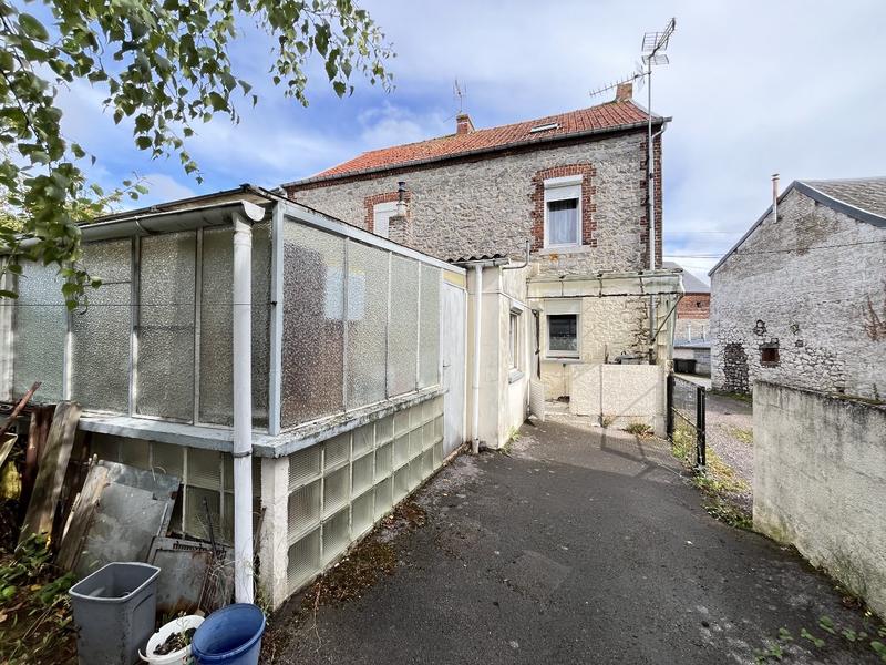 Maison - 100 m² - 5 pièces