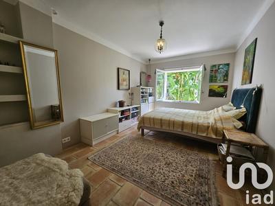 Maison - 323 m² - 12 pièces