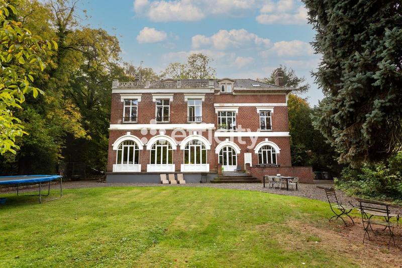 Demeure - 458 m² - 16 pièces