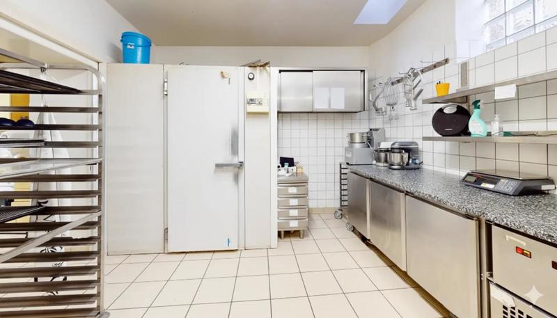 Maison - 231 m² - 10 pièces