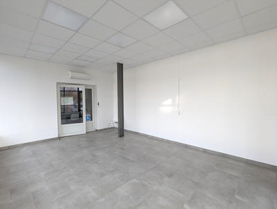 Local commercial - 420 m² - 4 pièces