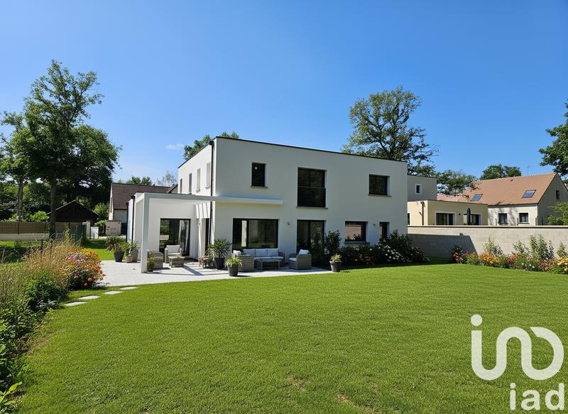 Maison - 218 m² - 8 pièces