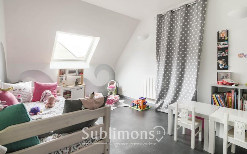 Maison traditionnelle - 163 m² - 8 pièces