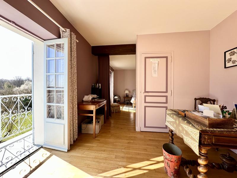 Maison ancienne - 233 m² - 8 pièces