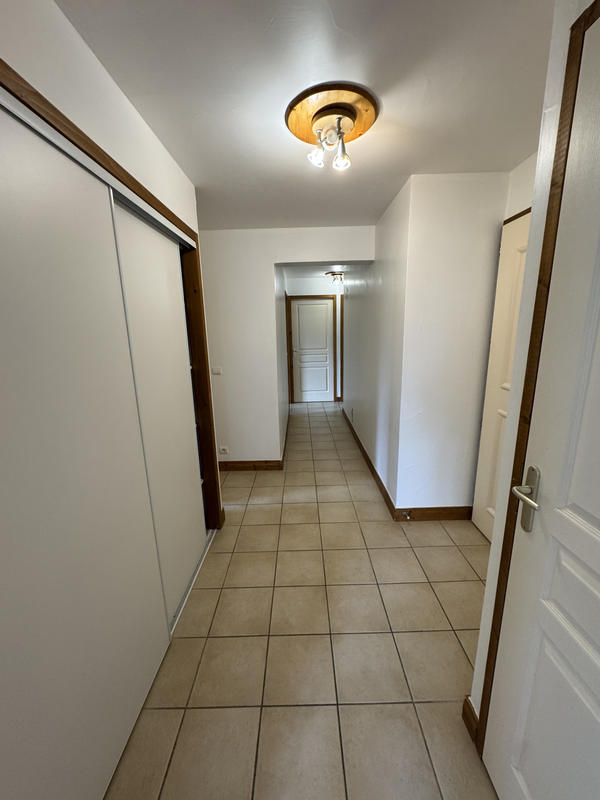 Appartement - 90 m² - 4 pièces