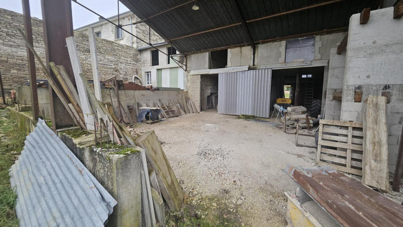 Maison - 255 m² - 3 pièces