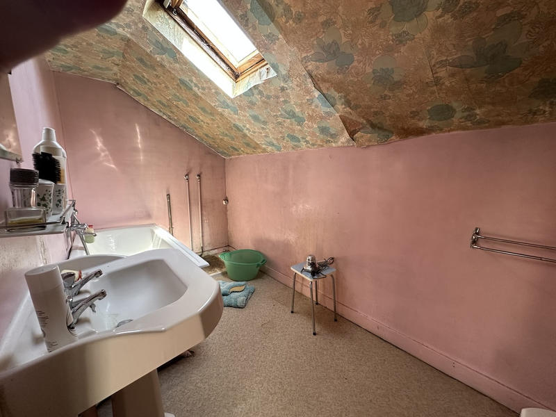 Maison - 180 m² - 9 pièces