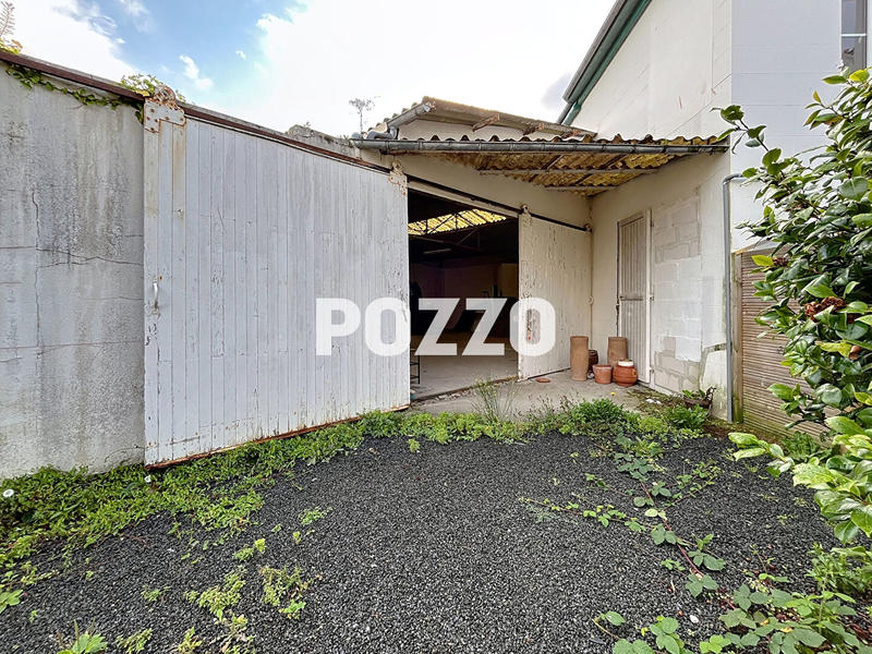 Local d'activité / Entrepôt - 250 m² - 6 pièces