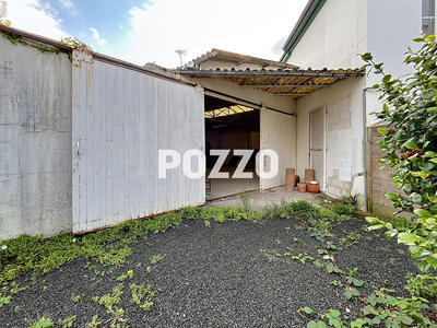 Local d'activité / Entrepôt - 250 m² - 6 pièces