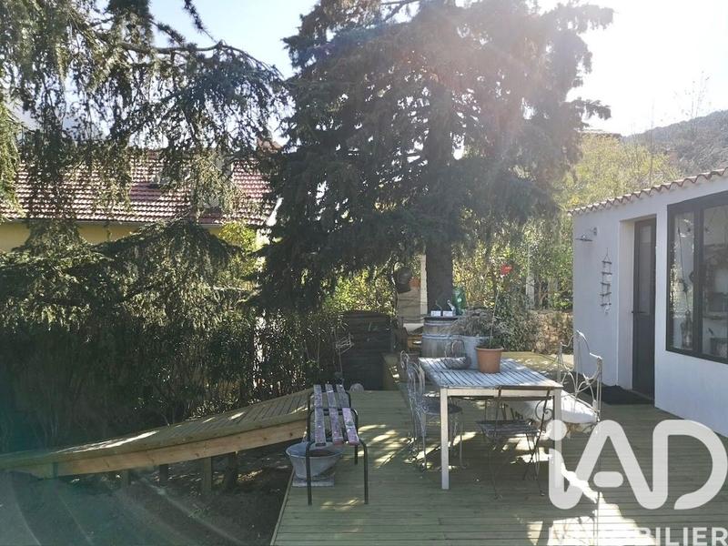 Maison - 220 m² - 5 pièces