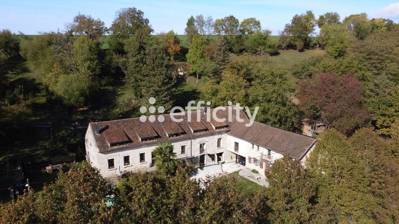 Maison - 211 m² - 9 pièces