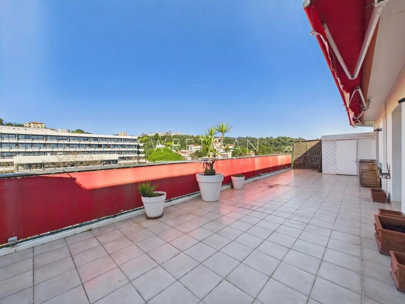 Appartement - 85 m² - 4 pièces