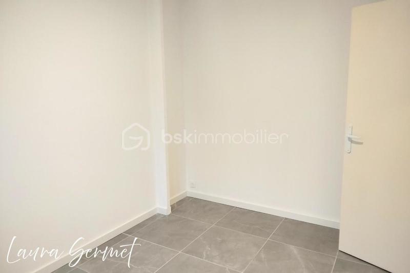 Pavillon - 80 m² - 5 pièces