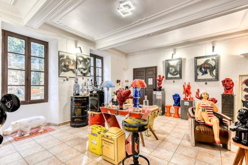 Demeure - 335 m² - 10 pièces