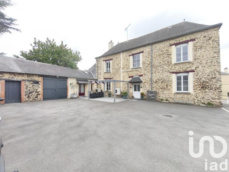 Maison - 175 m² - 9 pièces