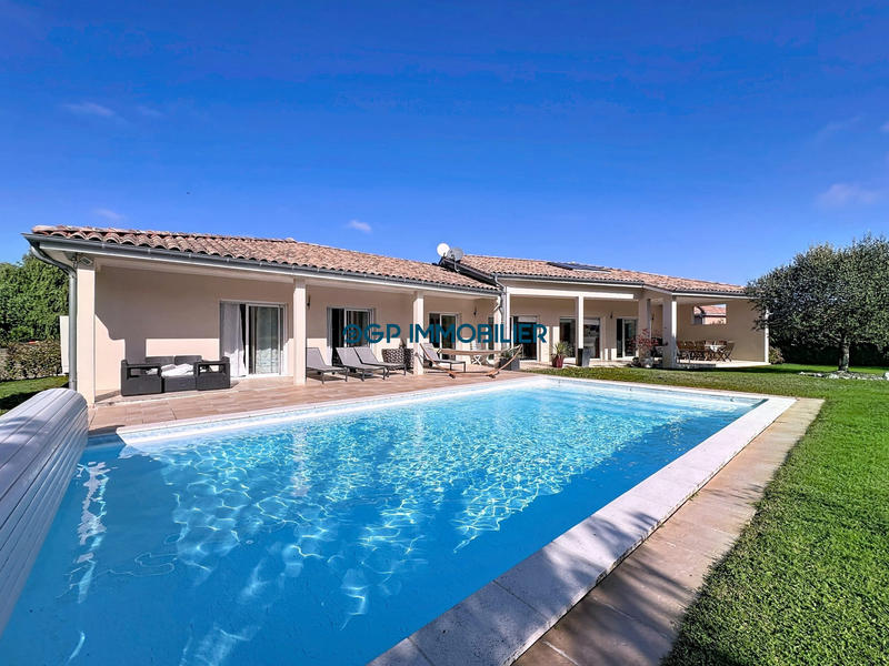 Villa - 201 m² - 6 pièces