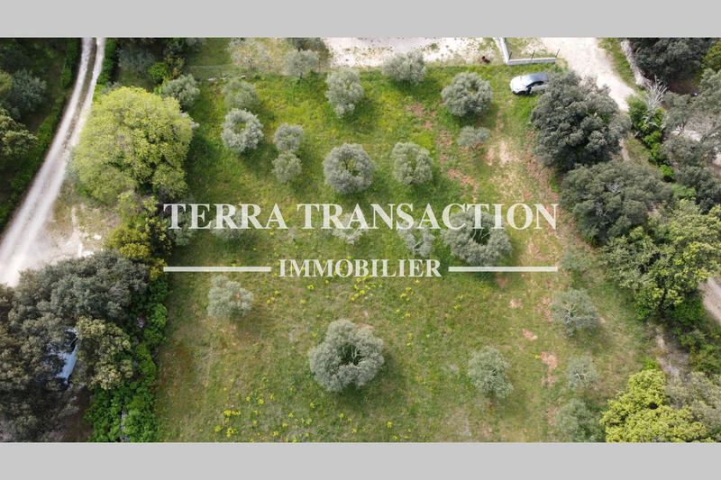 Terrain - 1 764 m²