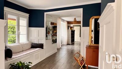 Maison - 240 m² - 8 pièces