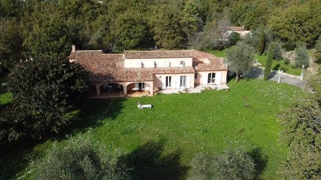 Maison - 284 m² - 7 pièces