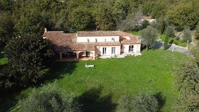 Maison - 284 m² - 7 pièces