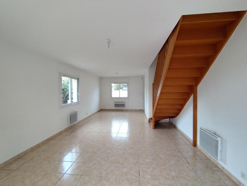 Maison - 200 m² - 12 pièces