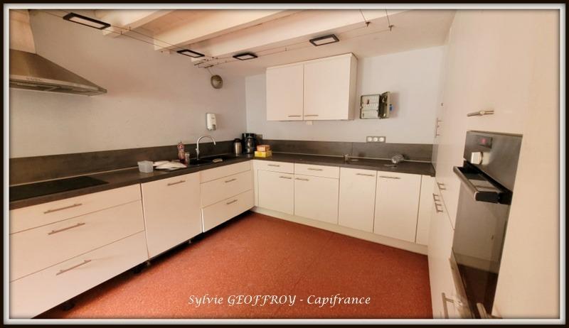 Ferme - 1 400 m² - 50 pièces