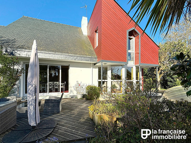 Maison - 181 m² - 6 pièces