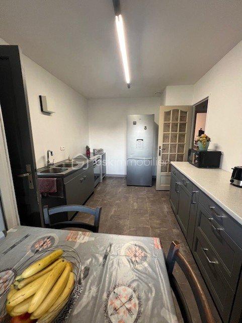 Maison traditionnelle - 166 m² - 8 pièces