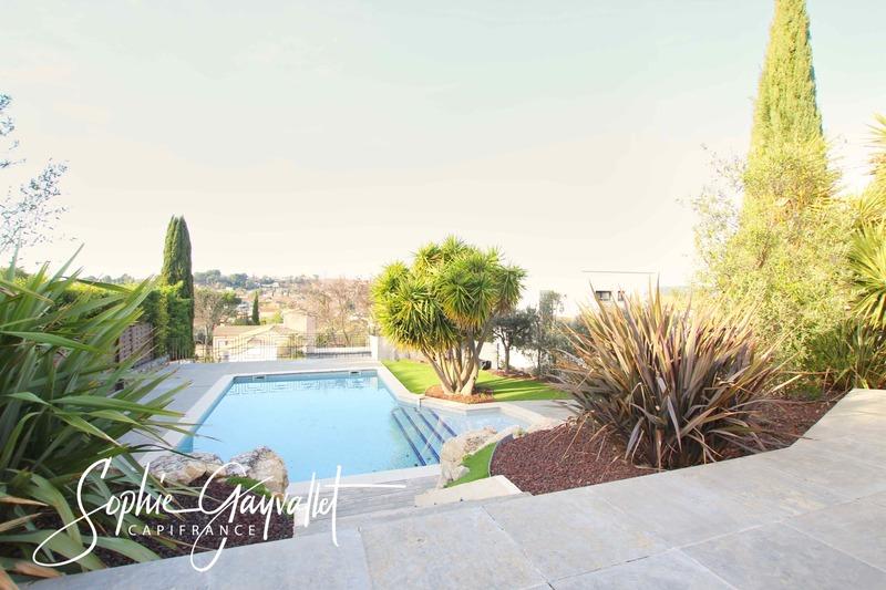 Villa - 168 m² - 6 pièces