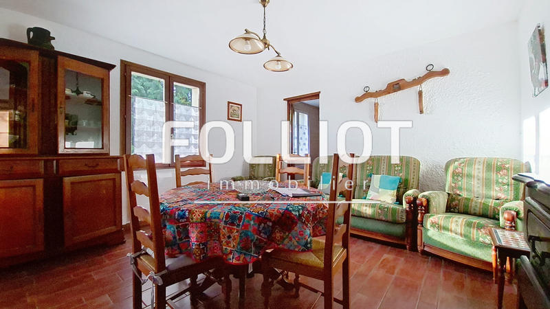 Maison - 235 m² - 10 pièces