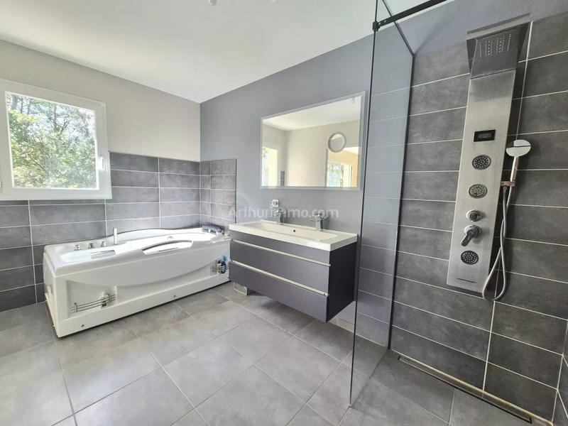 Maison - 179 m² - 7 pièces