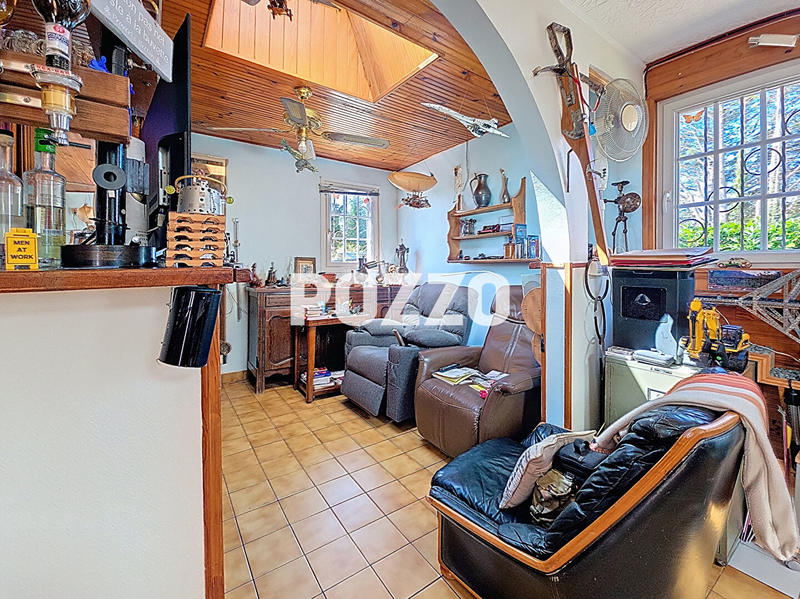 Maison - 94 m² - 7 pièces