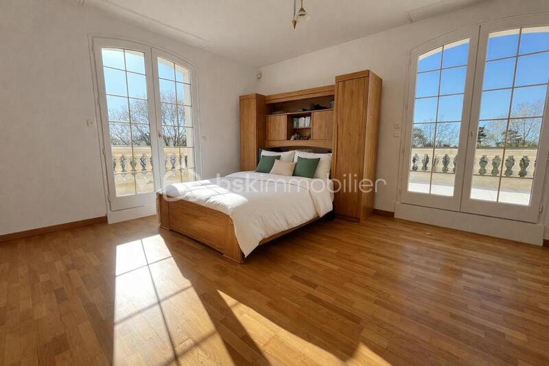 Propriété - 483 m² - 12 pièces