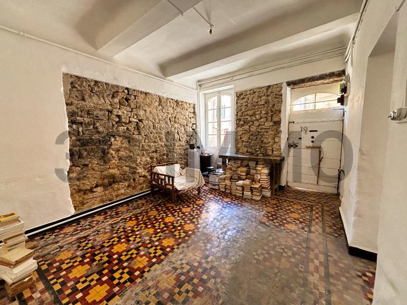 Maison - 200 m² - 12 pièces