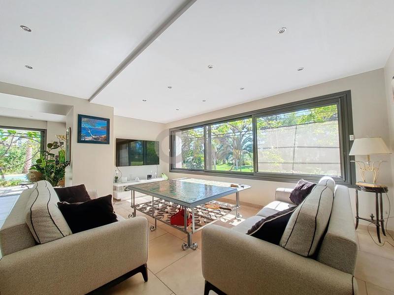 Propriété - 262 m² - 5 pièces