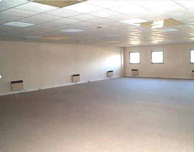 Bureau - 240 m²