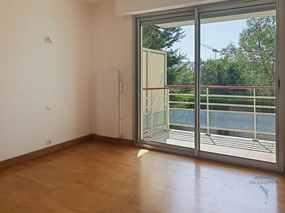 Appartement - 93 m² - 3 pièces
