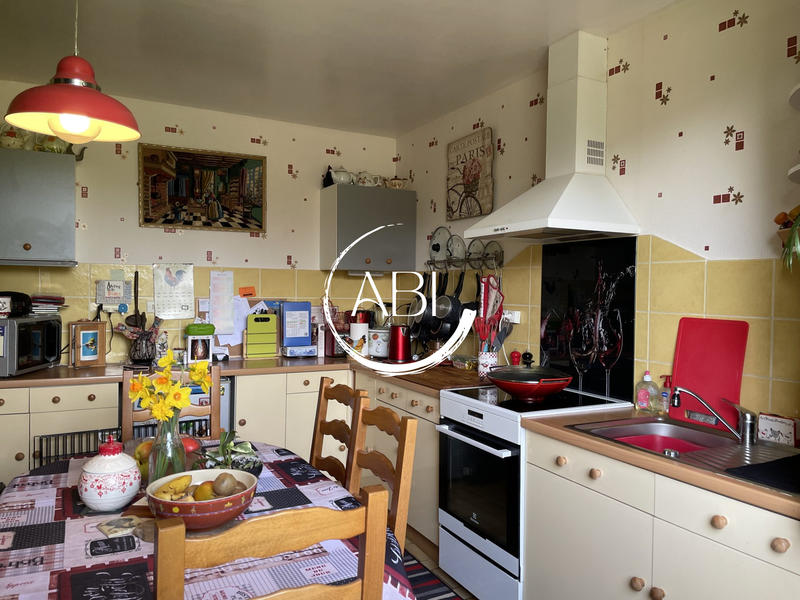 Maison traditionnelle - 130 m² - 6 pièces