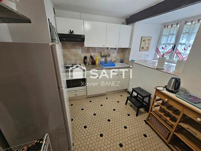 Maison - 270 m² - 13 pièces
