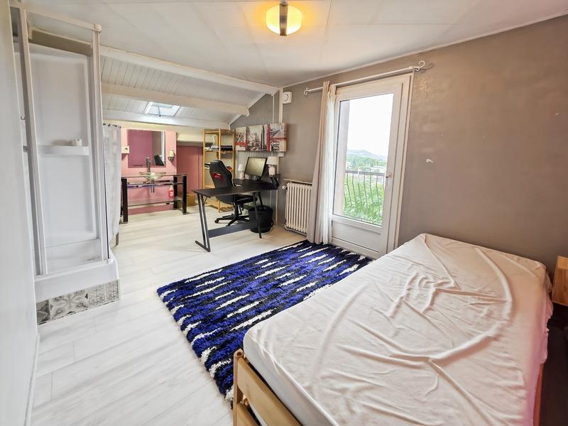 Maison - 211 m² - 13 pièces